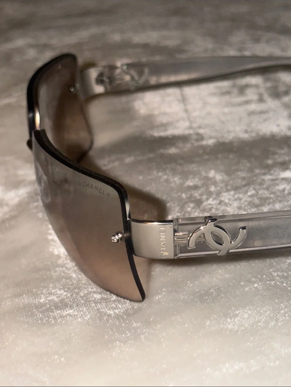 CHANEL Vintage Y2K Transparent Silver Reflective Rimless Sunglasses 4107-B